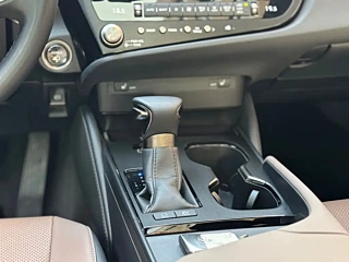 LEXUS ES  2022 YEAR 300H EXCELLENCE 2022