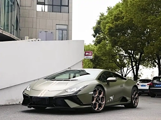 Заказать LAMBORGHINI HURAC&AACUTE;N