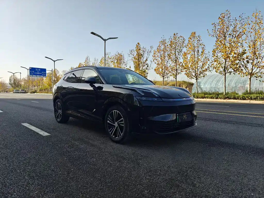 LYNK&CO 08 NEW ENERGY 2025