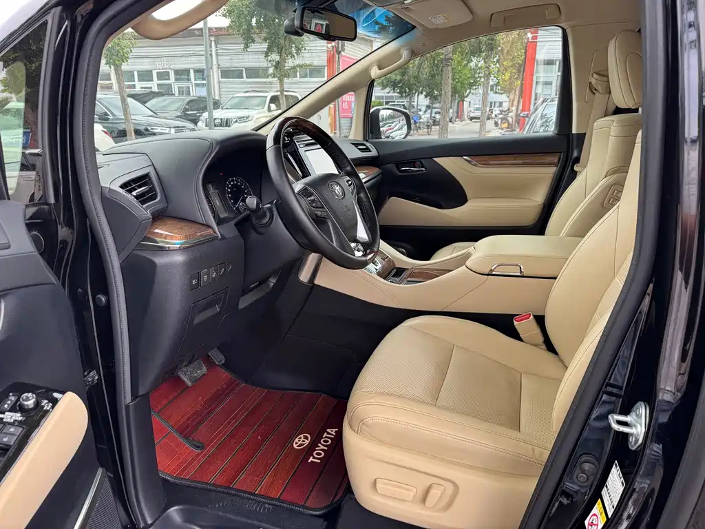 TOYOTA ALPHARD 2018