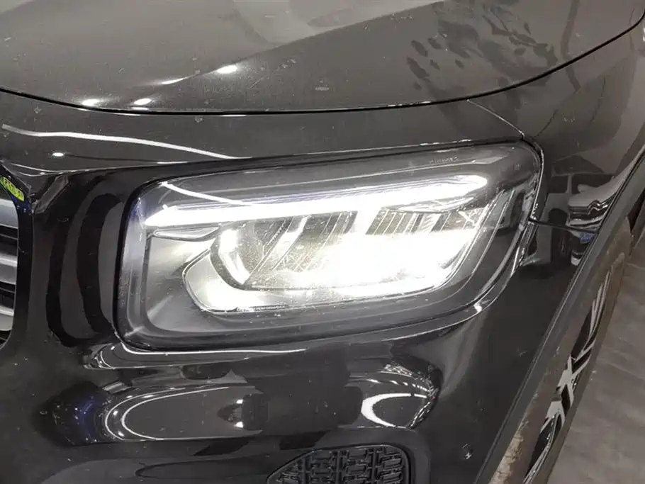 MERCEDES BENZ GLB 2024