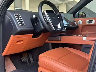 LI AUTO L8  2023 YEAR PRO 2023