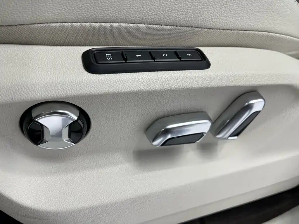 VOLKSWAGEN VILORAN 2023