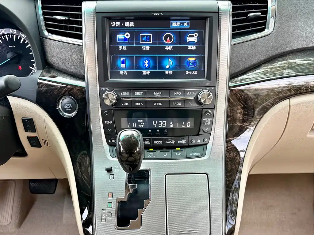 TOYOTA ALPHARD 2012