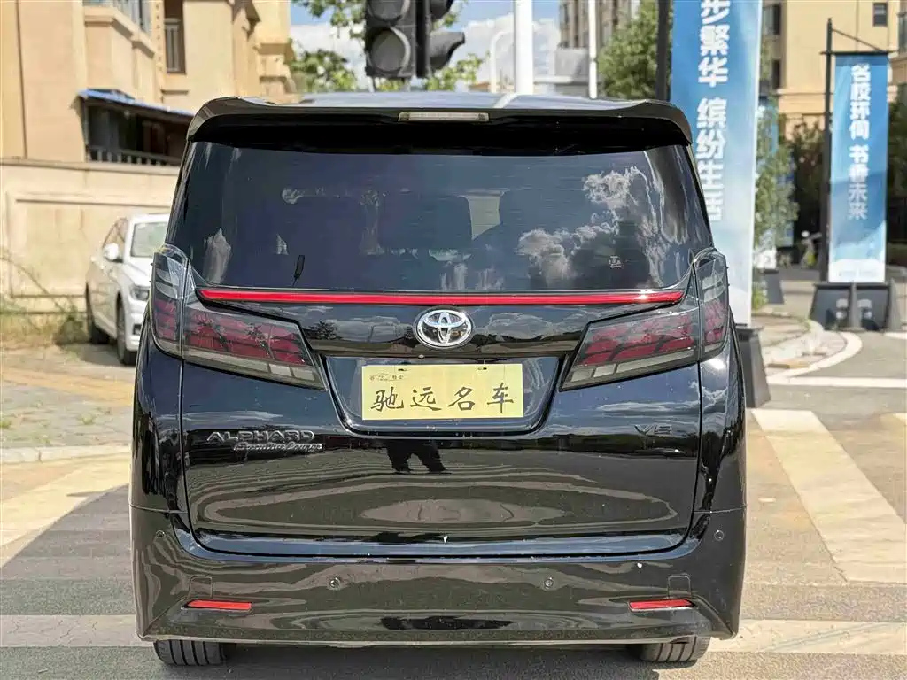 TOYOTA ALPHARD 2018