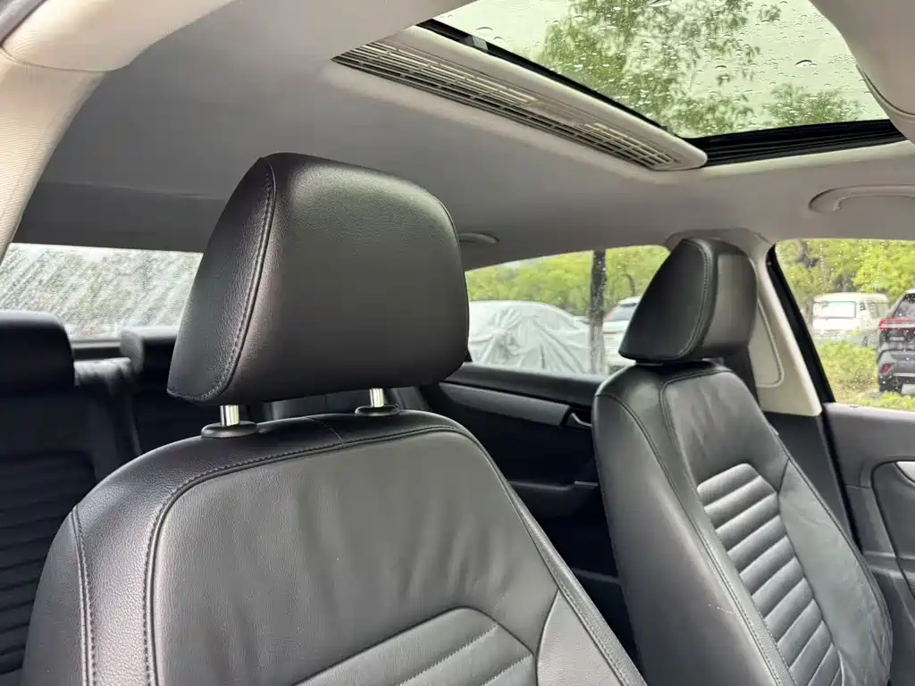 VOLKSWAGEN MAGOTAN 2014