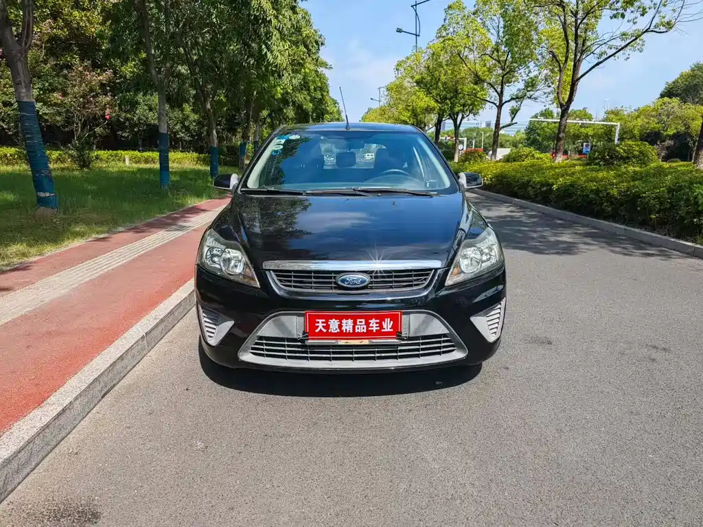 FORD FOCUS 2012