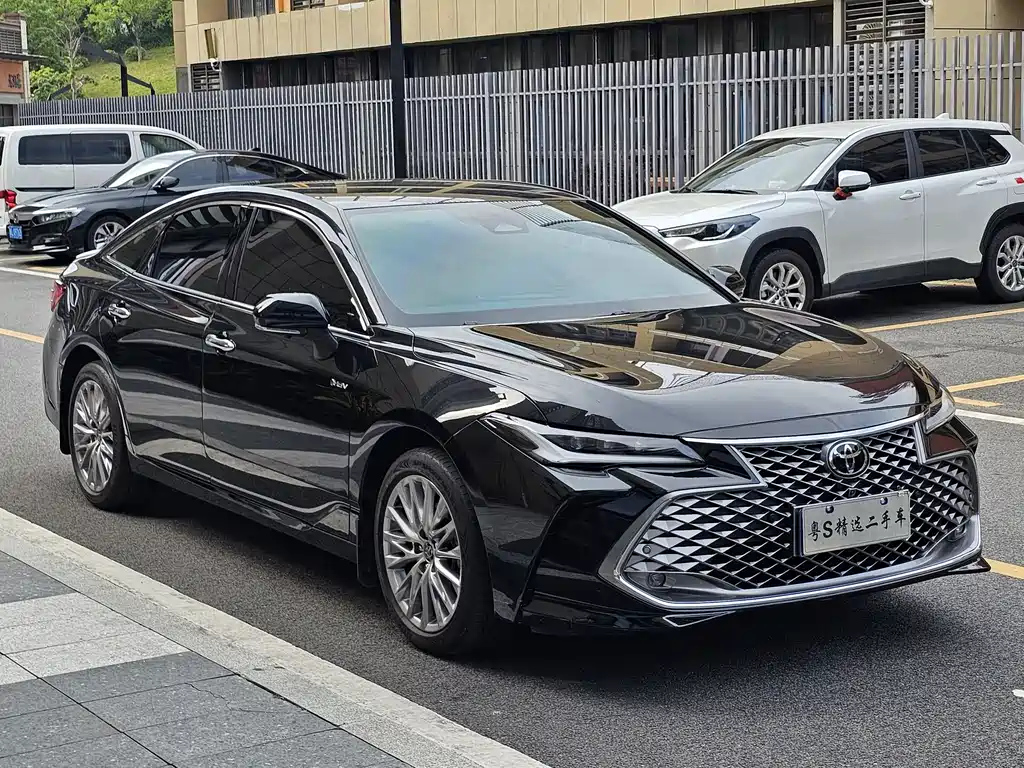 TOYOTA AVALON 2025