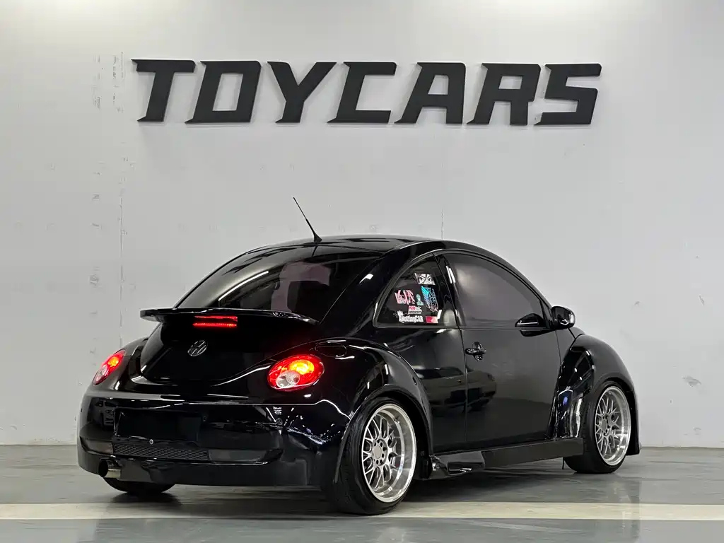 VOLKSWAGEN BEETLE 2010