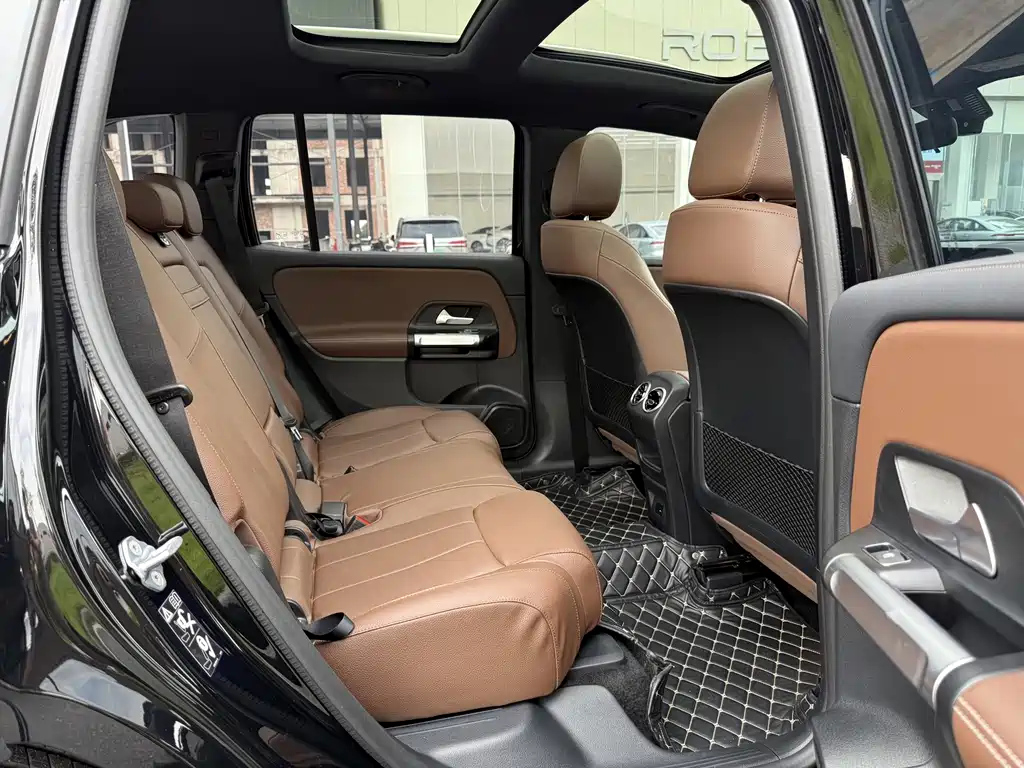MERCEDES BENZ GLB 2023