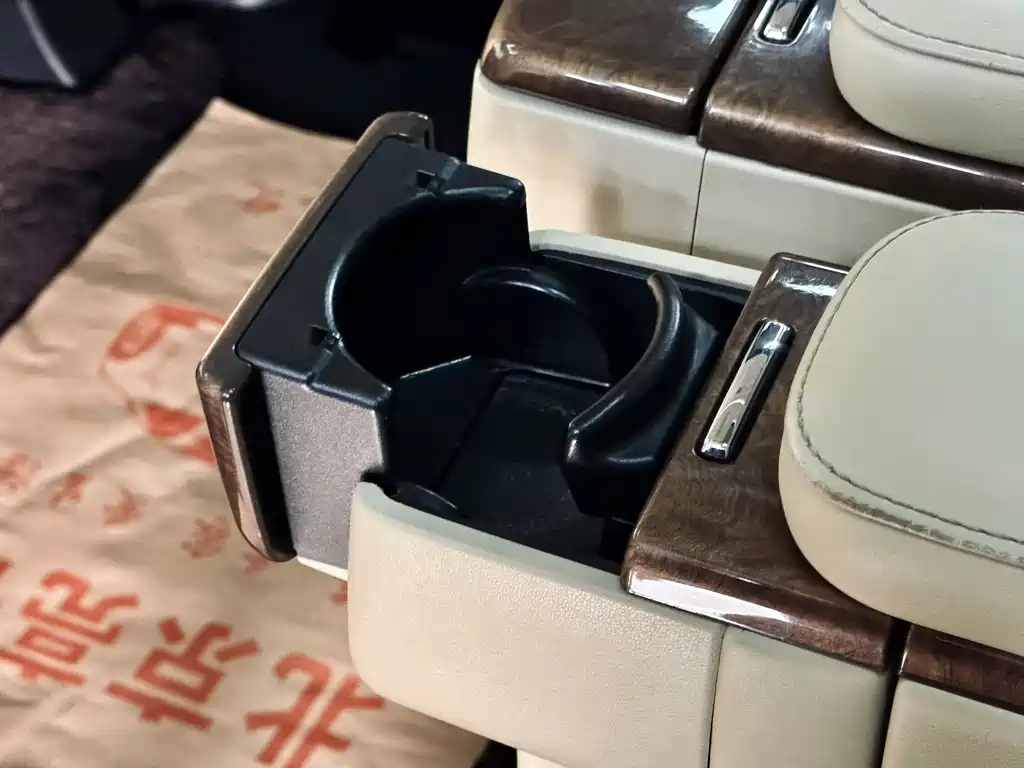 TOYOTA ALPHARD 2018