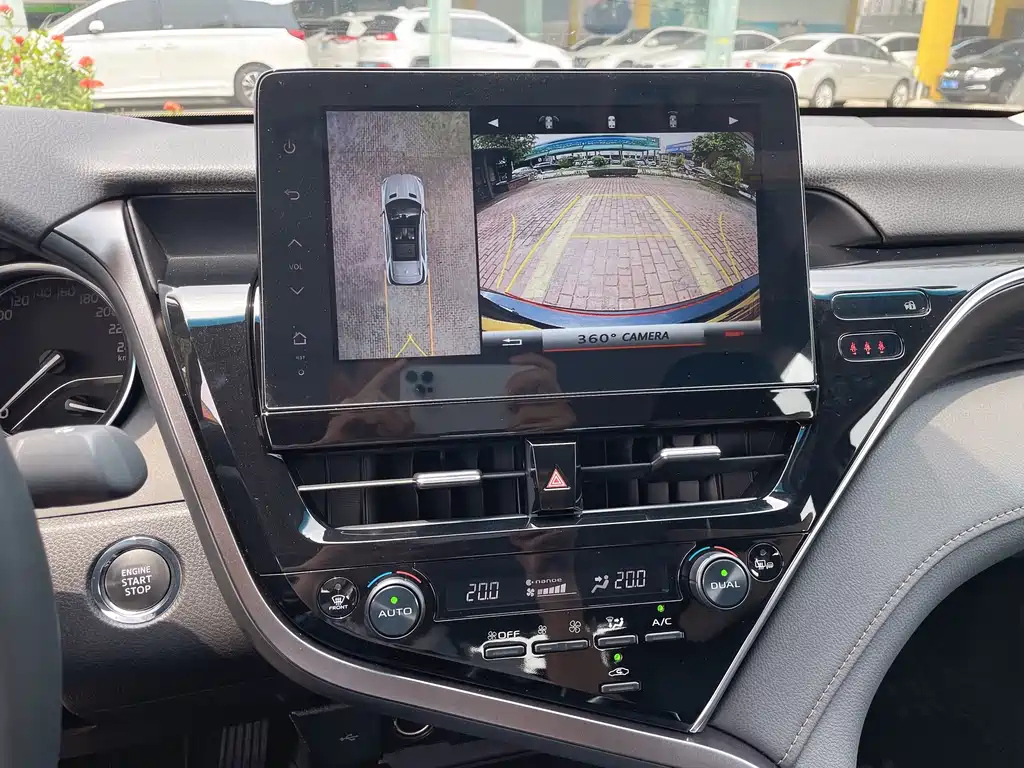 TOYOTA CAMRY 2024