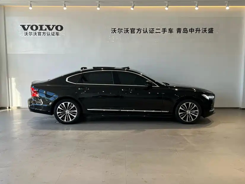 VOLVO S90 2022