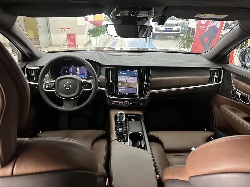 VOLVO S90 2022