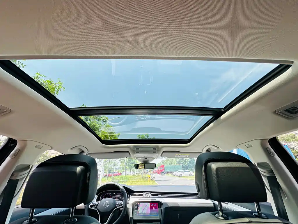VOLKSWAGEN MAGOTAN 2023