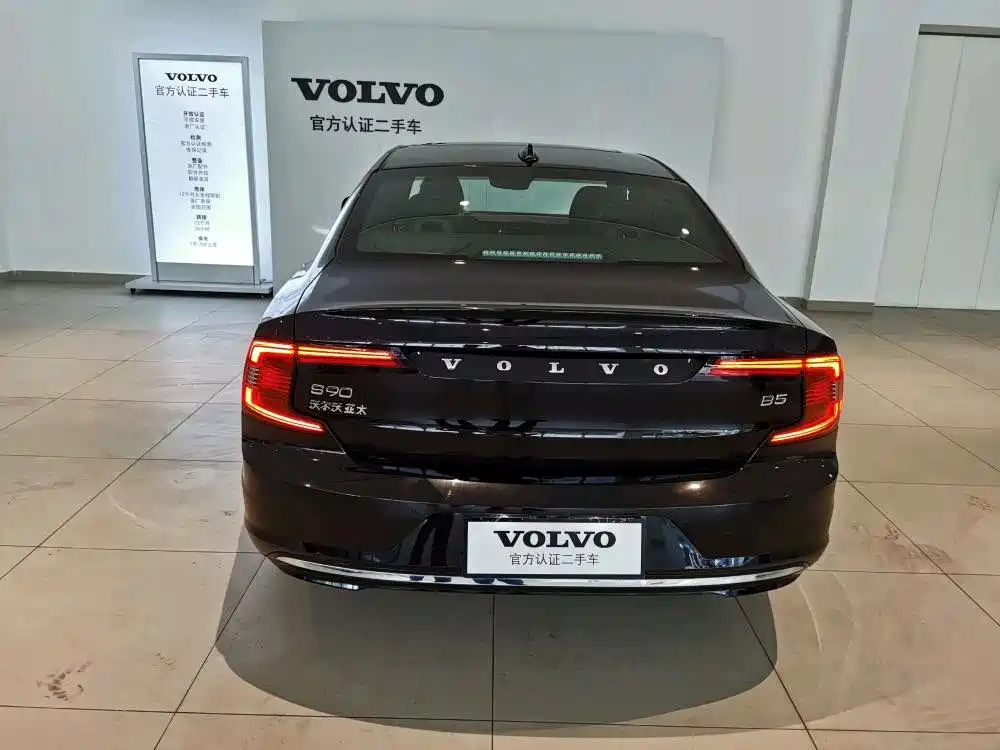 VOLVO S90 2022