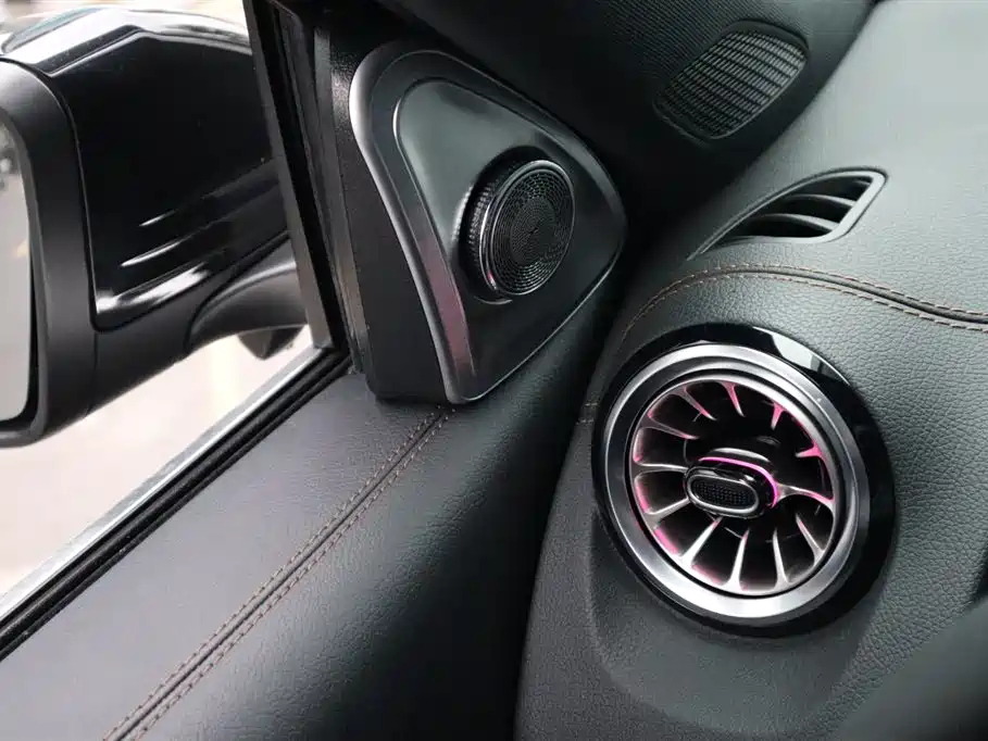 MERCEDES BENZ GLB 2023
