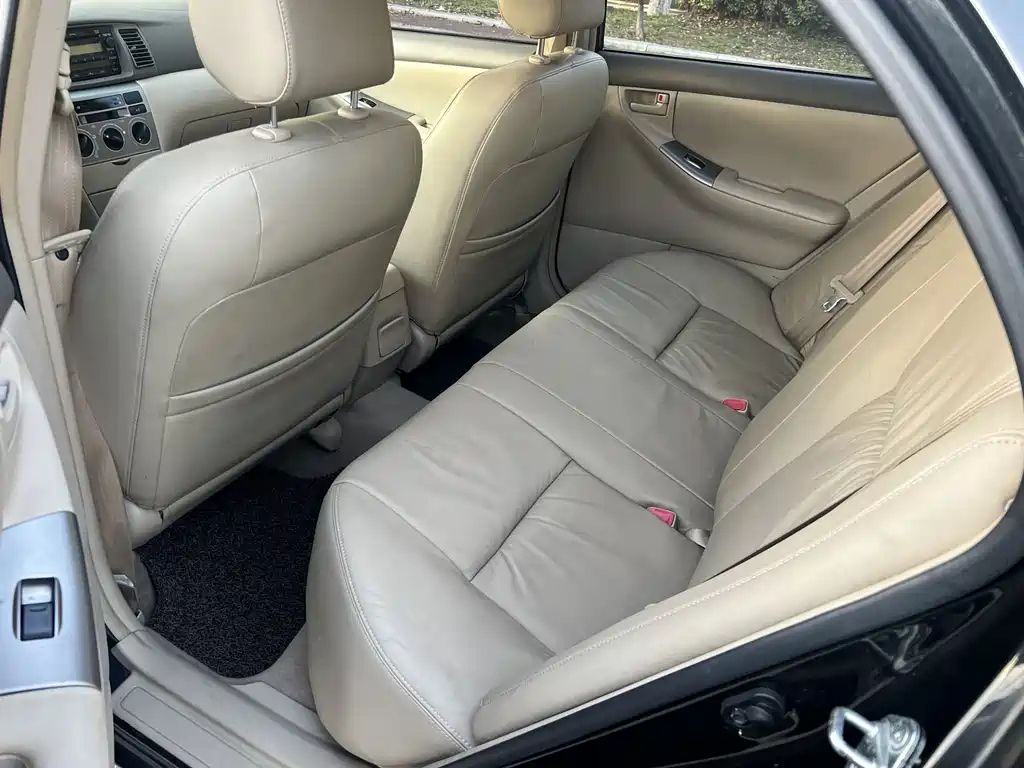 TOYOTA COROLLA 2011