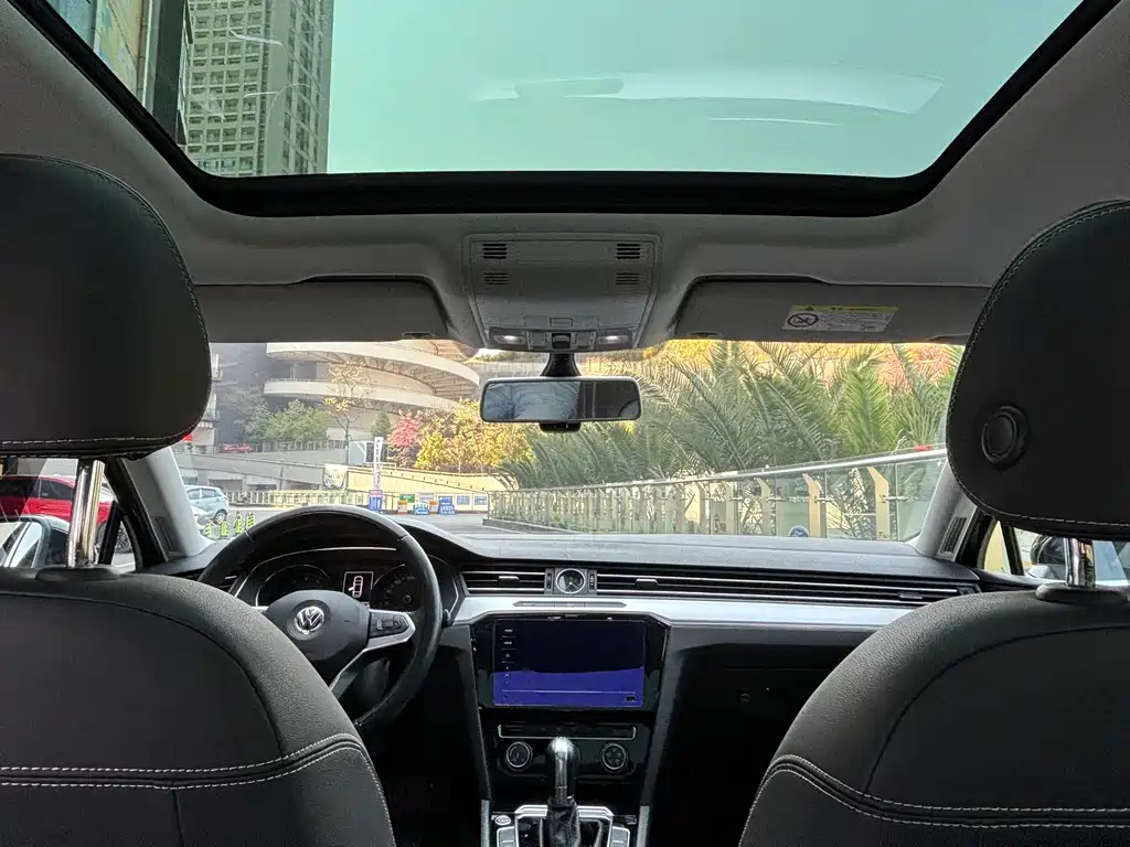 VOLKSWAGEN MAGOTAN 2021
