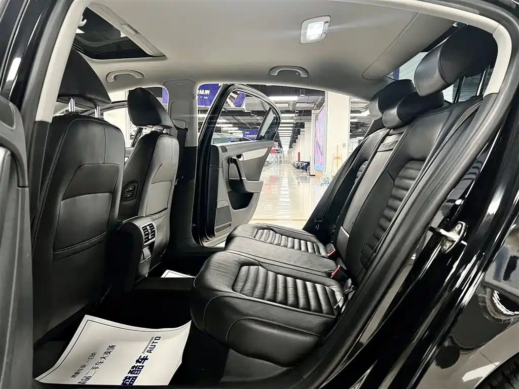 VOLKSWAGEN MAGOTAN 2016