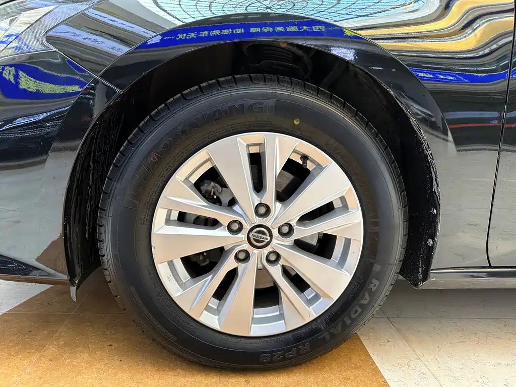 NISSAN TEANA 2020