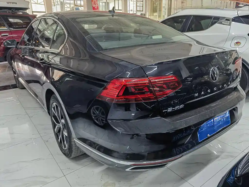 VOLKSWAGEN MAGOTAN 2021