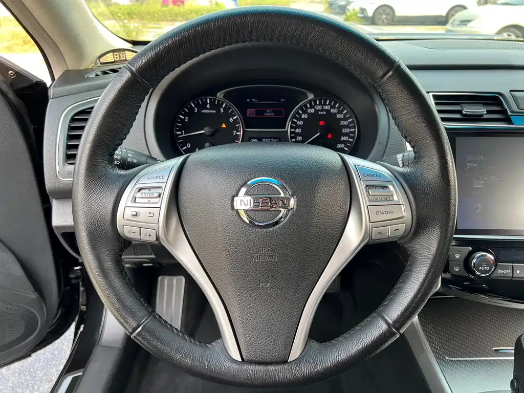 NISSAN TEANA 2018