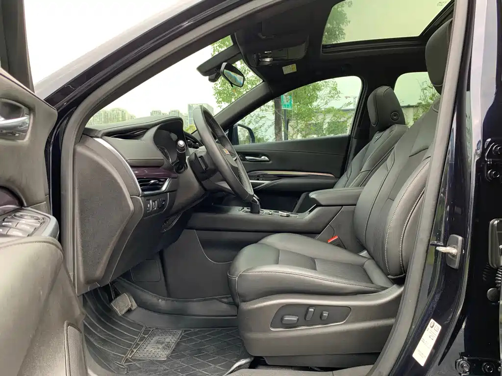 CADILLAC XT4 2021
