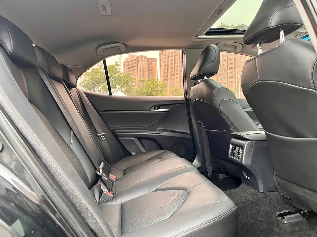 TOYOTA CAMRY 2018