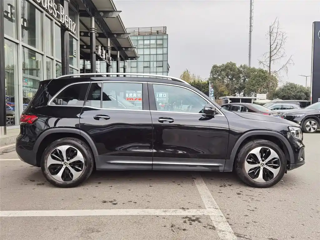 MERCEDES BENZ GLB 2021