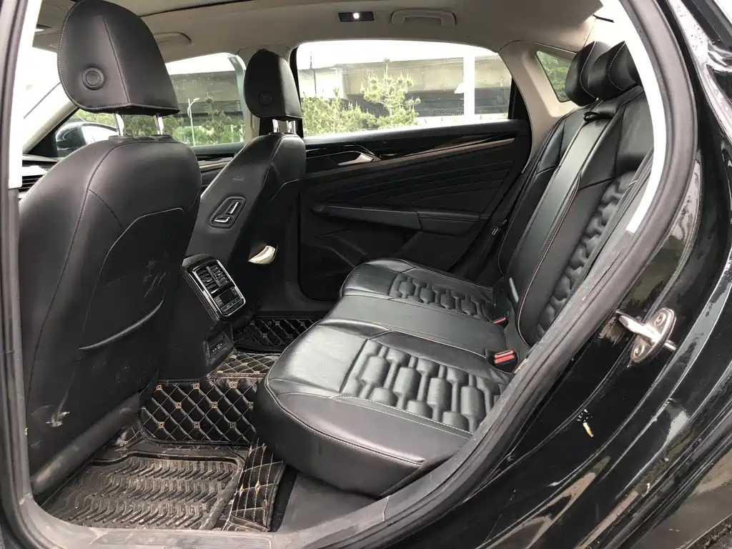 VOLKSWAGEN PASSAT 2020