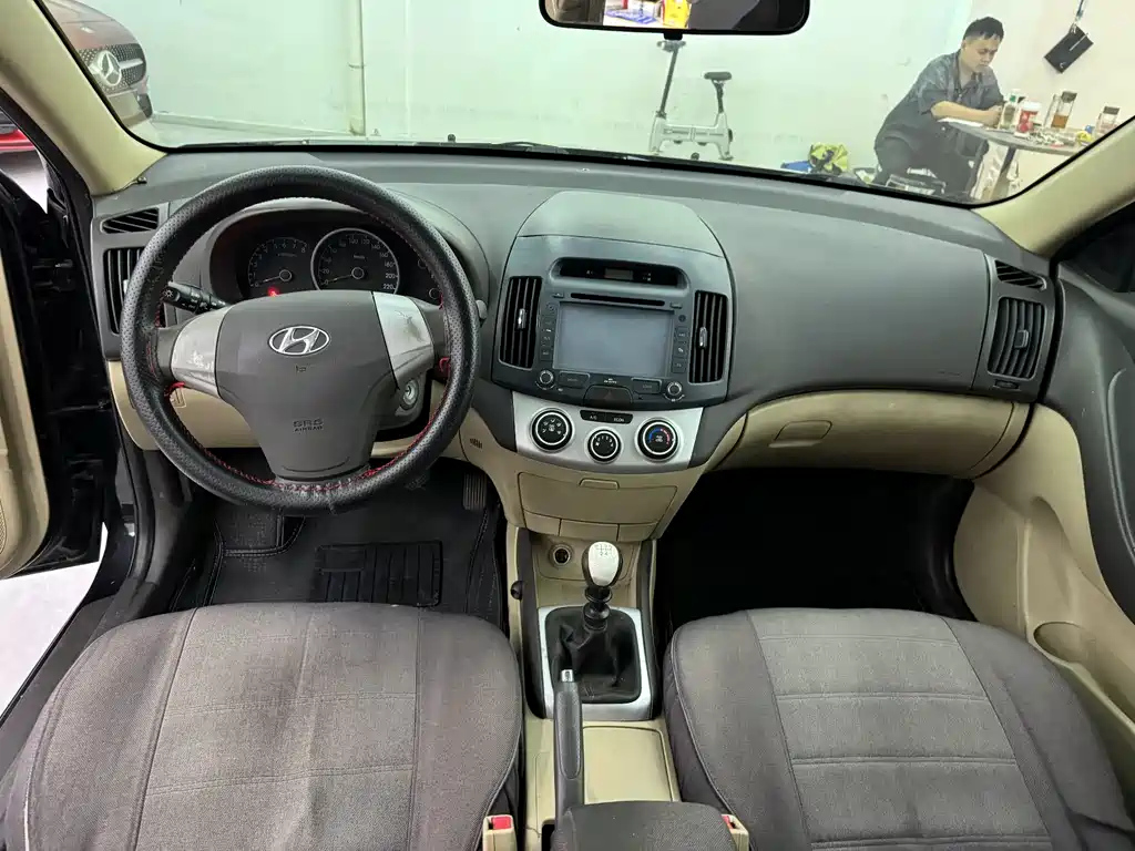 HYUNDAI CELESTA 2010