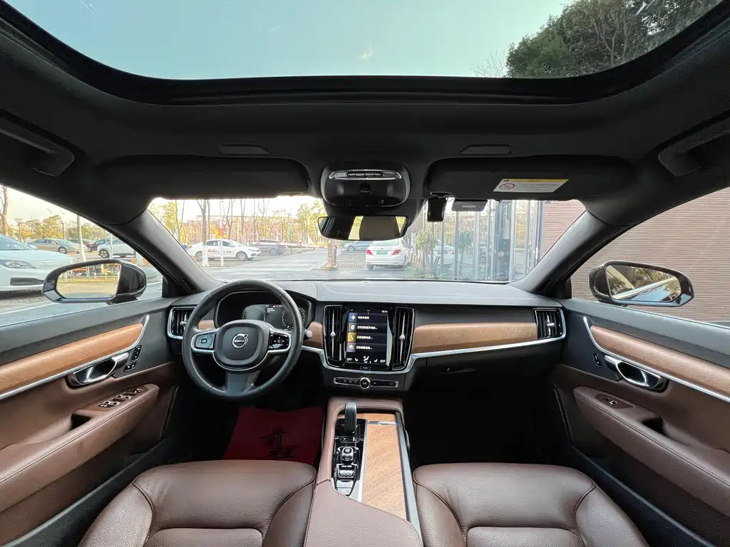 VOLVO S90 2021
