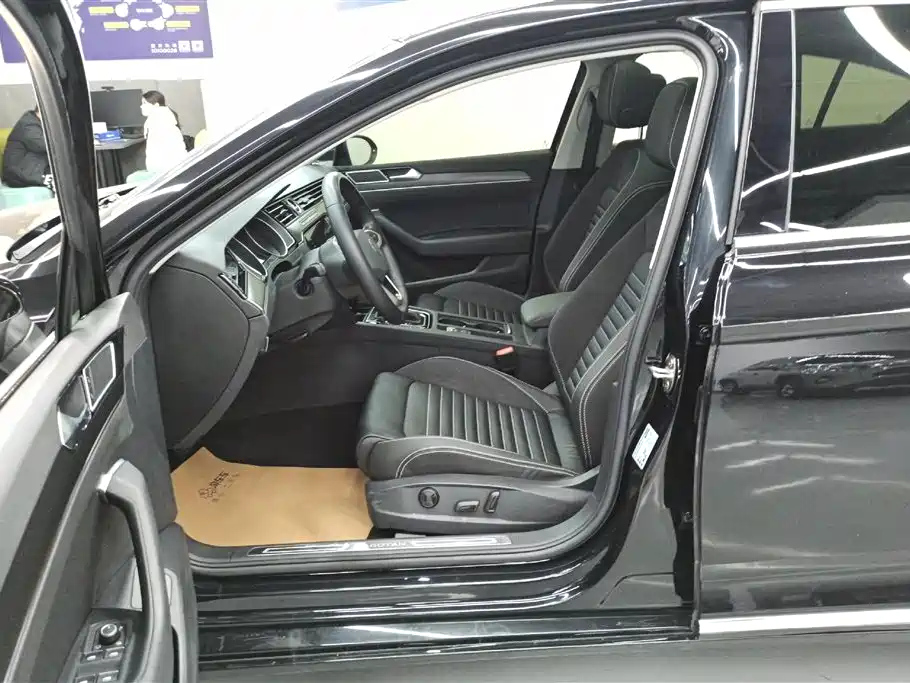 VOLKSWAGEN MAGOTAN 2021