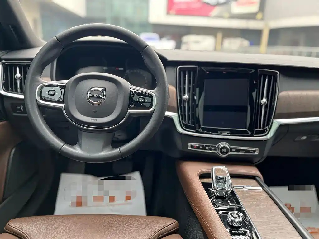 VOLVO S90 2021