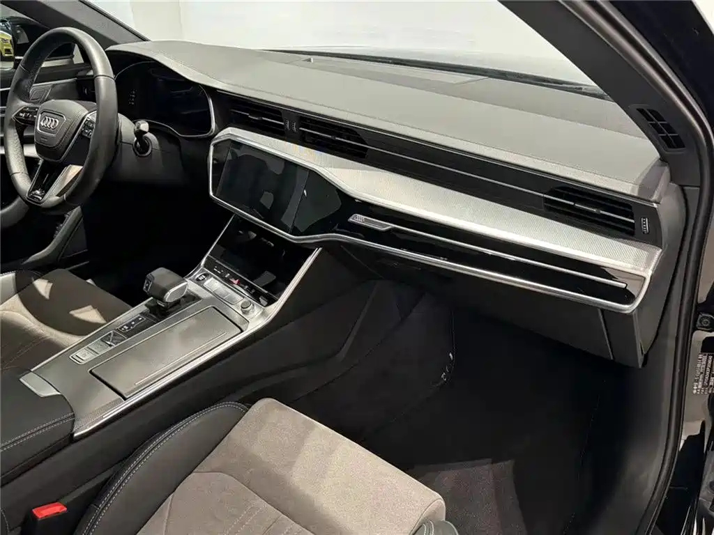 AUDI A6L 2023