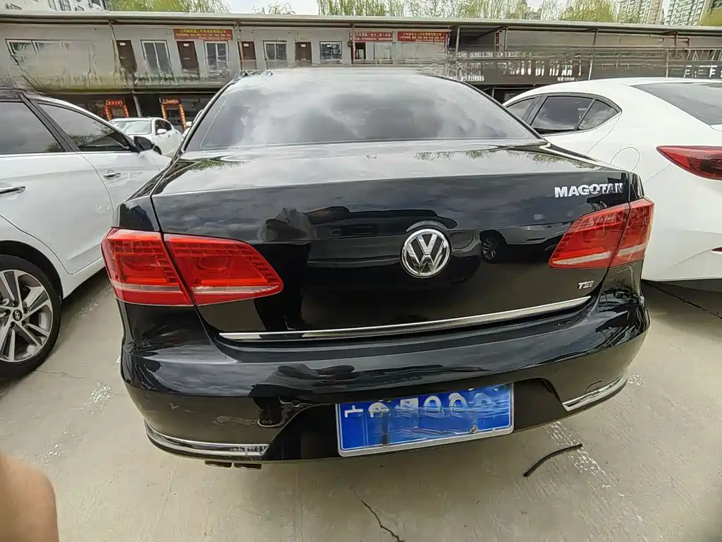 VOLKSWAGEN MAGOTAN 2016