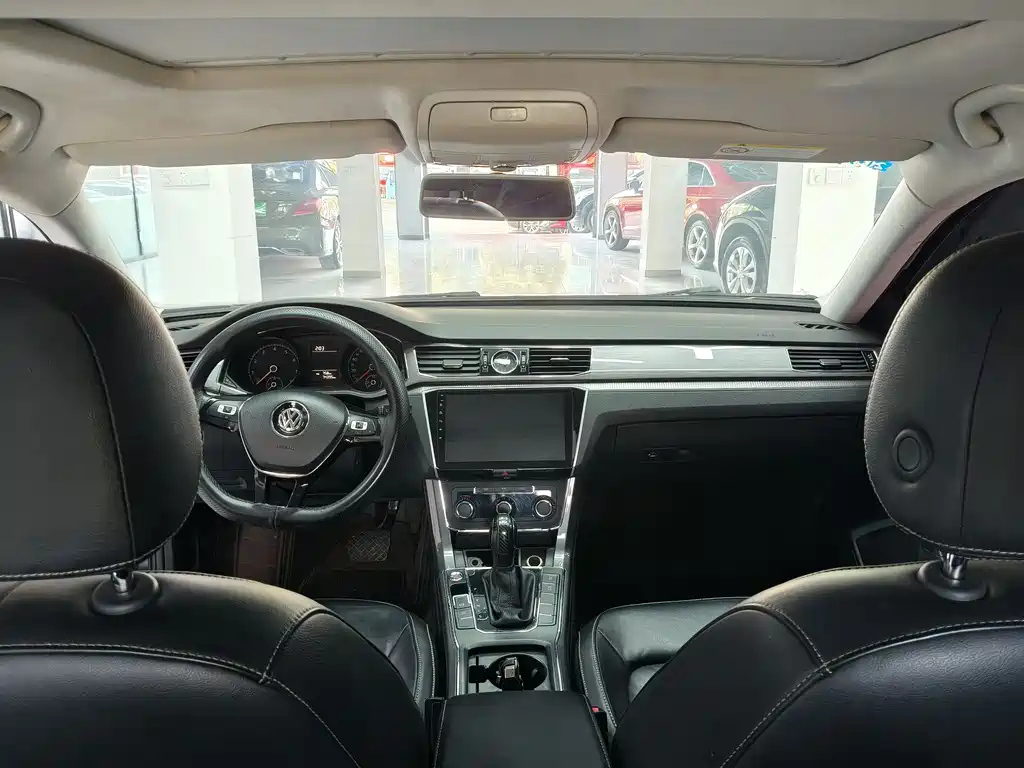 VOLKSWAGEN PASSAT 2016