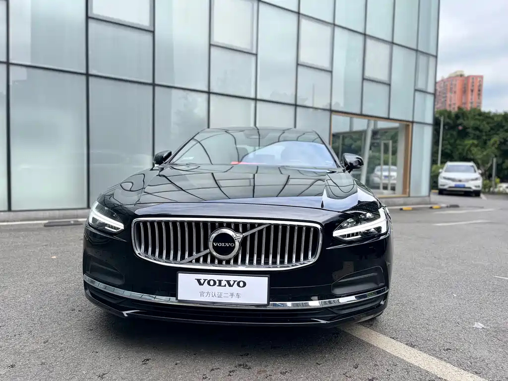 VOLVO S90 2022