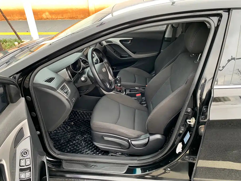 HYUNDAI ELANTRA 2013