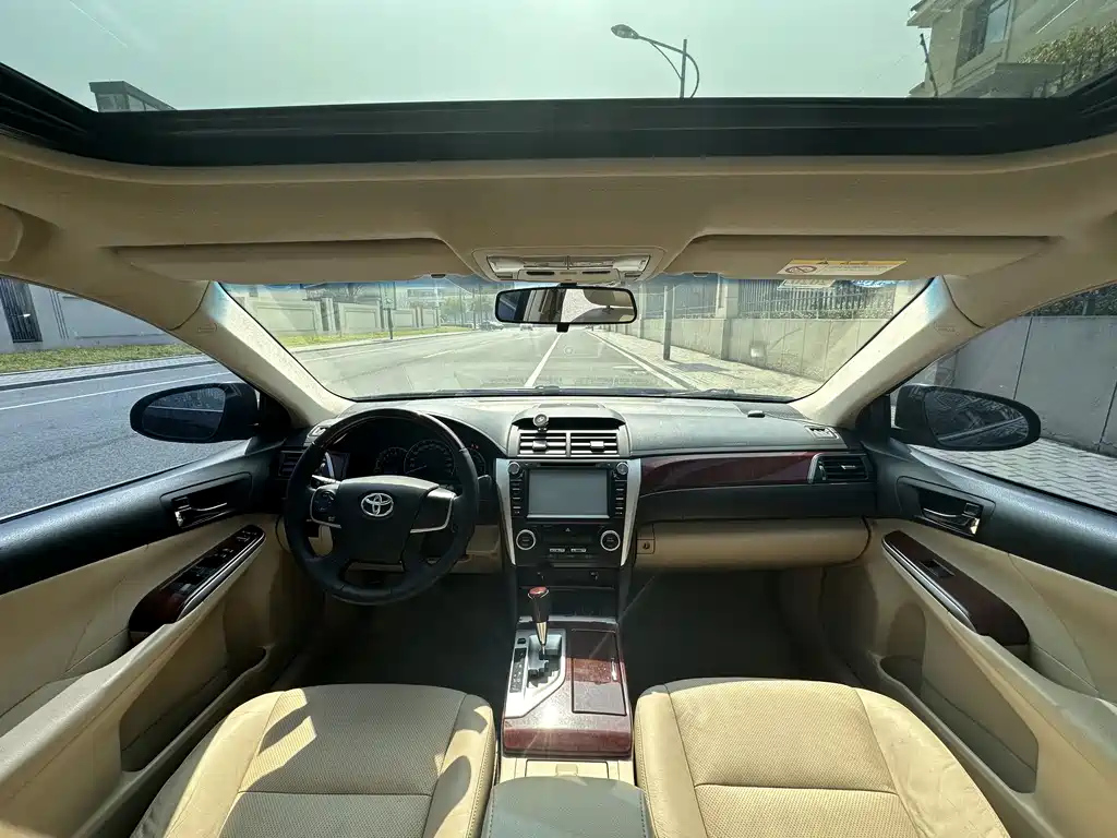 TOYOTA CAMRY 2014