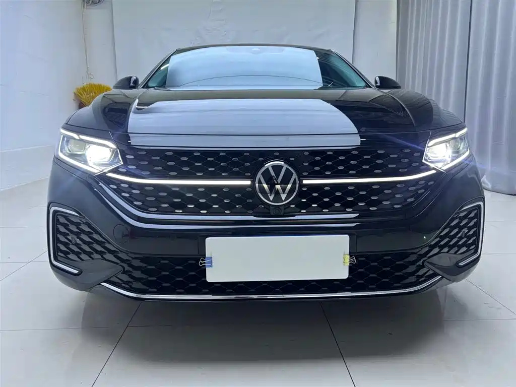 VOLKSWAGEN PASSAT 2021