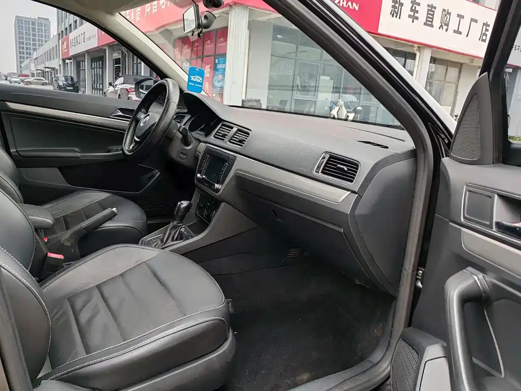 VOLKSWAGEN LAVIDA 2017