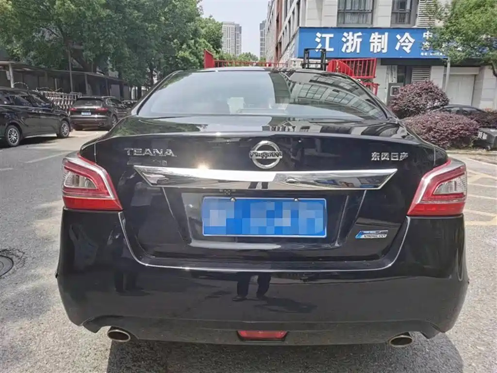 NISSAN TEANA 2015
