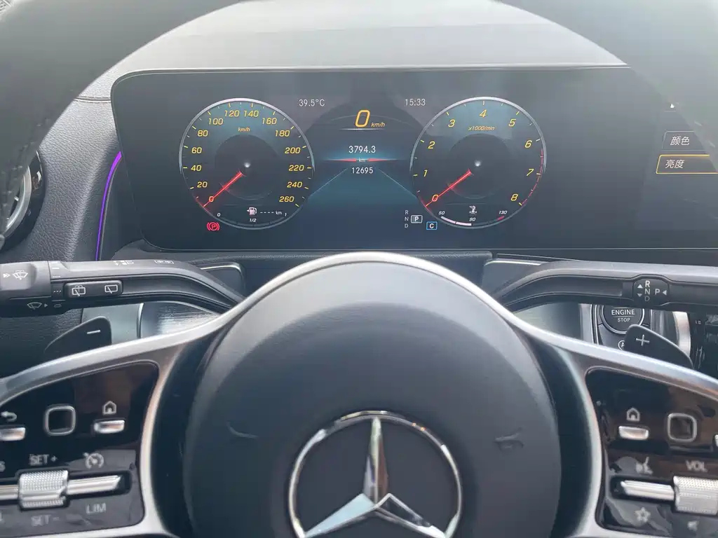 MERCEDES BENZ GLB 2023