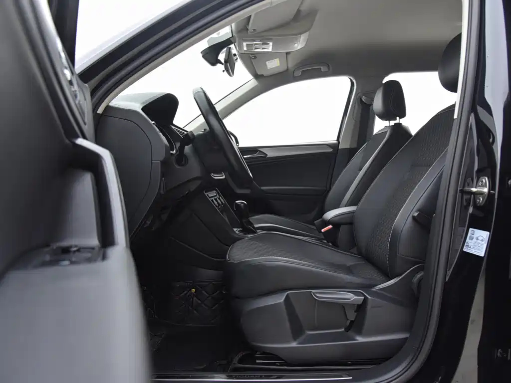 VOLKSWAGEN TIGUAN L 2021