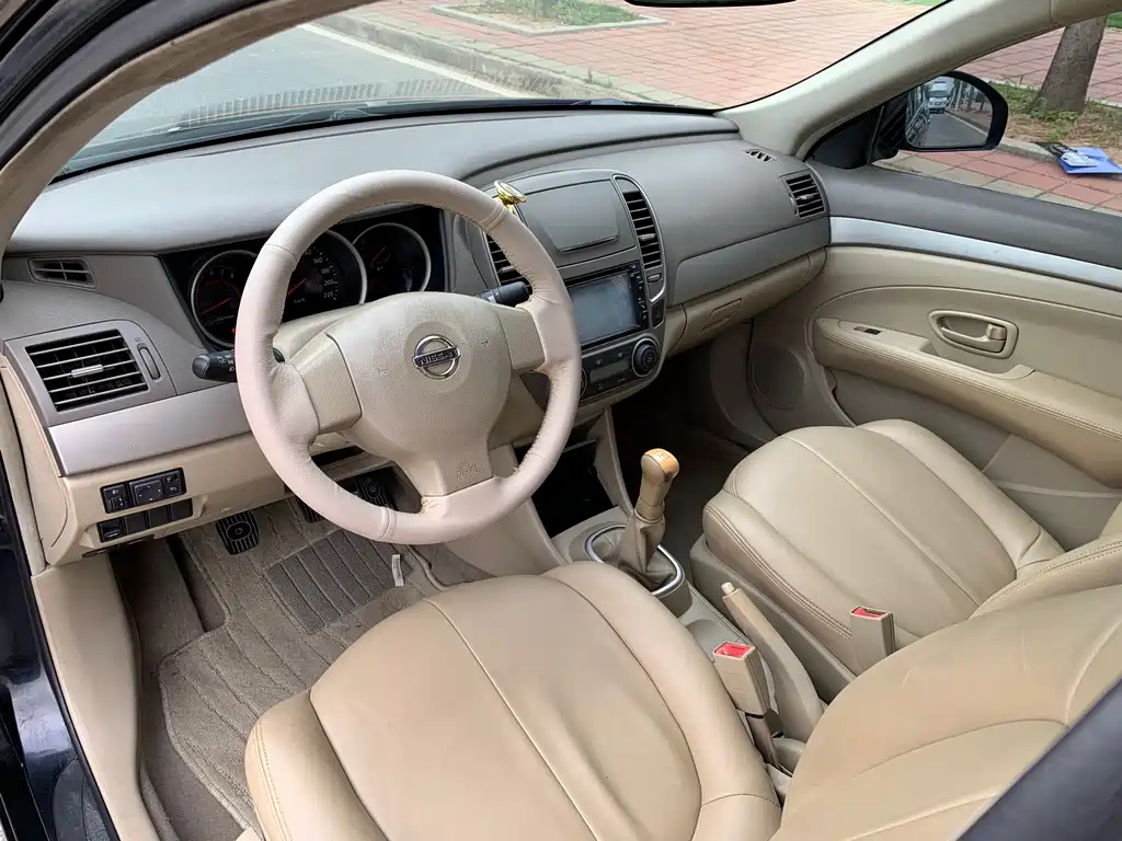 NISSAN SYLPHY 2013