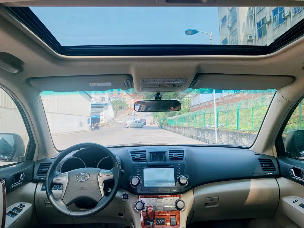 TOYOTA HIGHLANDER 2012