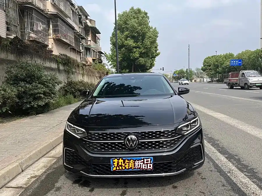 VOLKSWAGEN PASSAT 2022