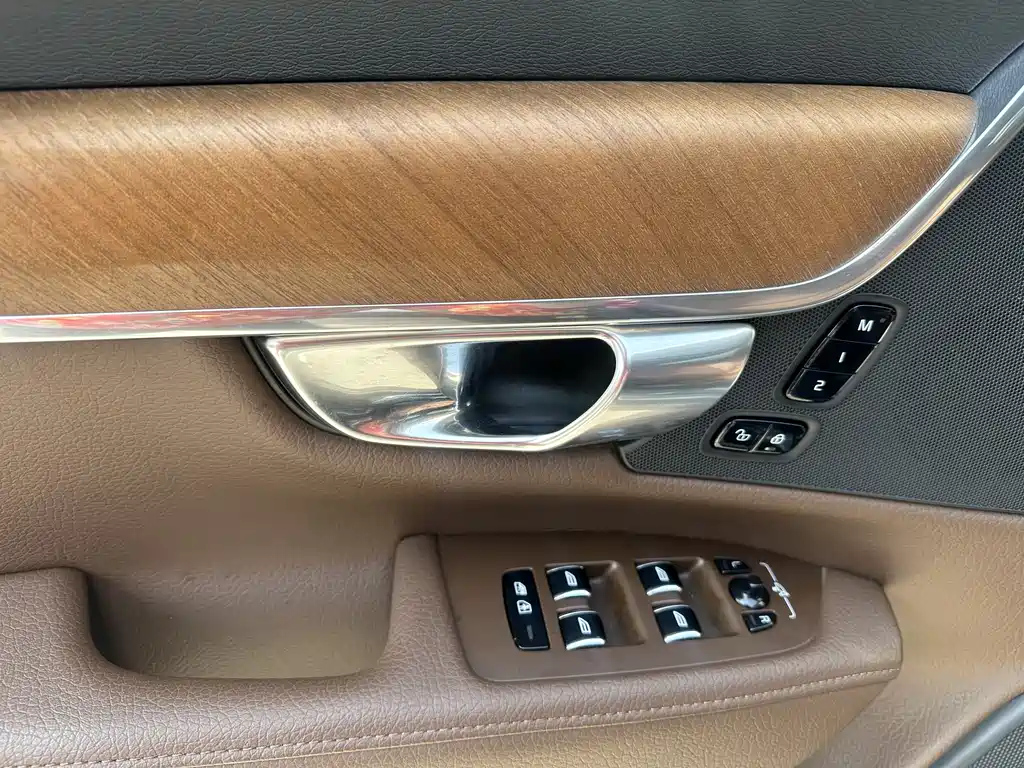 VOLVO S90 2020